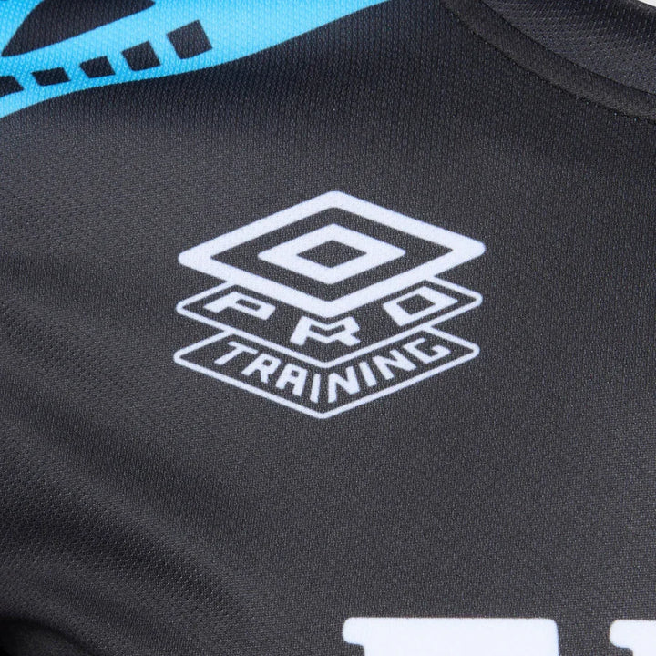 Umbro Fiji Pre-Match Tee Black/Blue 2025/26 - Rugbystuff.com