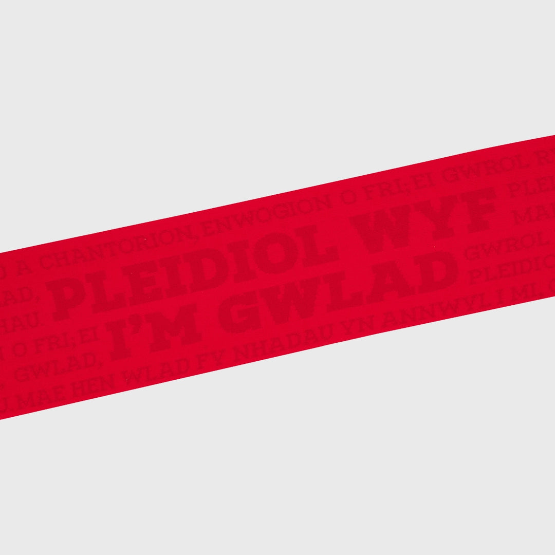 Macron Wales Rugby Pleidiol Wyf I'm Gwlad Scarf - Rugbystuff.com