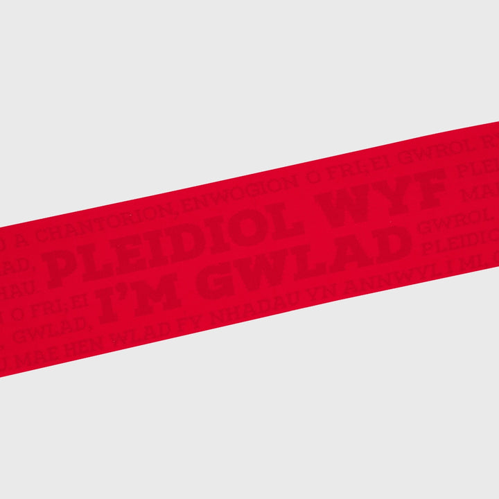 Macron Wales Rugby Pleidiol Wyf I'm Gwlad Scarf - Rugbystuff.com
