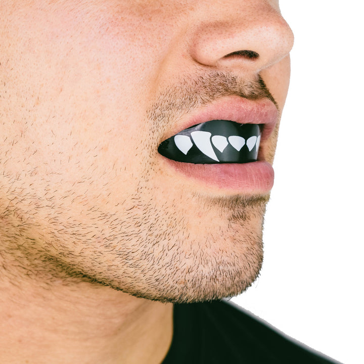 Safejawz Fangz Black Mouthguard - Rugbystuff.com