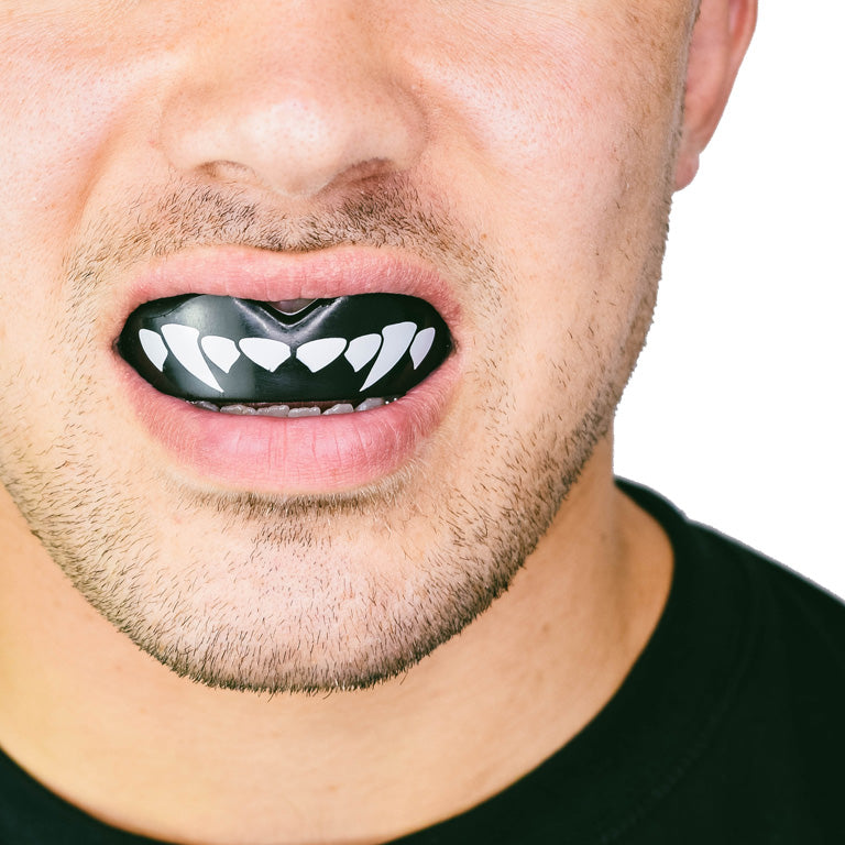 Safejawz Fangz Black Mouthguard - Rugbystuff.com